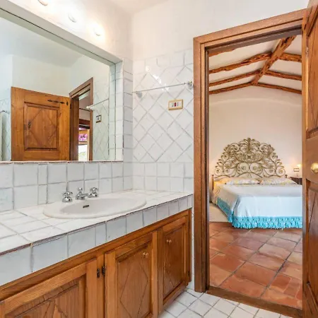 Cala Di Volpe 5br * אביאדורי